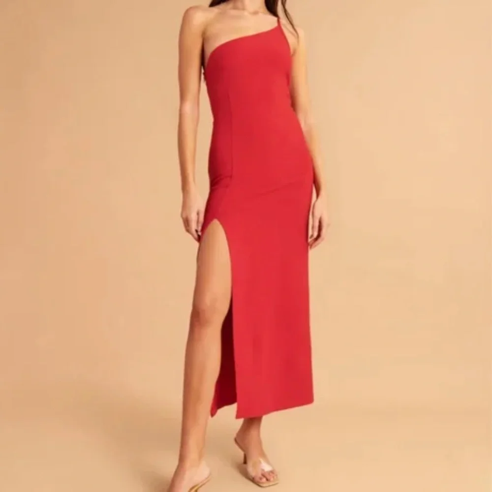 VIRAL Abercrombie & Fitch Asymmetrical One Shoulder Maxi Dress